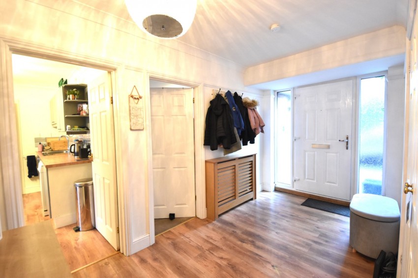 Images for Magpie Lane, Flackwell Heath, Buckinghamshire EAID:2640919782 BID:FHL