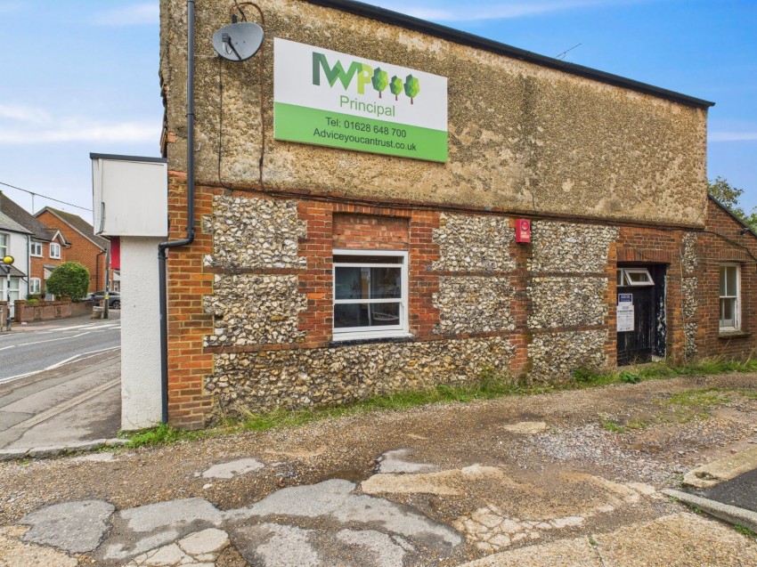 Images for Flackwell Heath, Buckinghamshire EAID:2640919782 BID:FHL