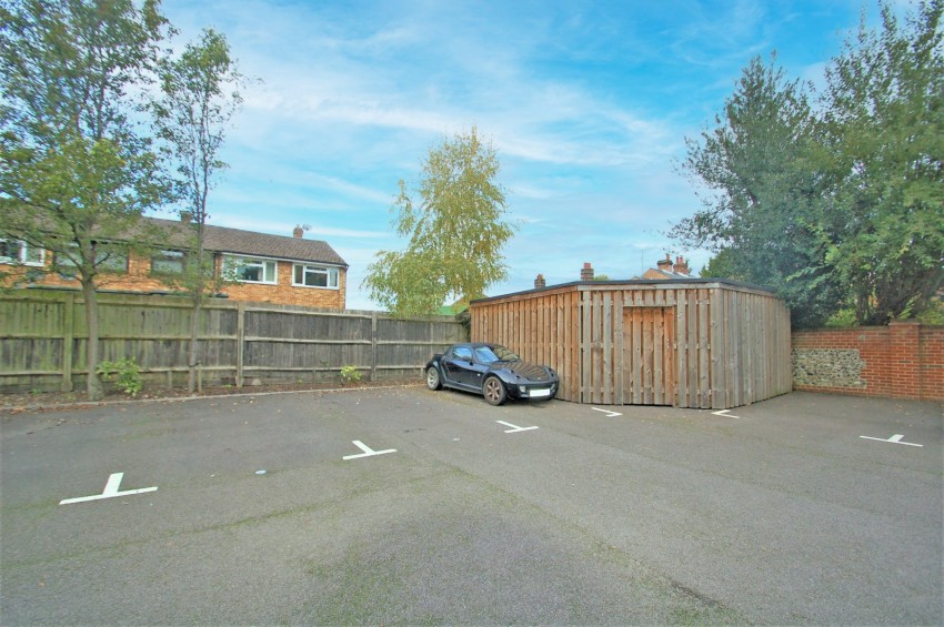 Images for Station Road, 38 Station Road, Loudwater, Buckinghamshire EAID:2640919782 BID:FHL