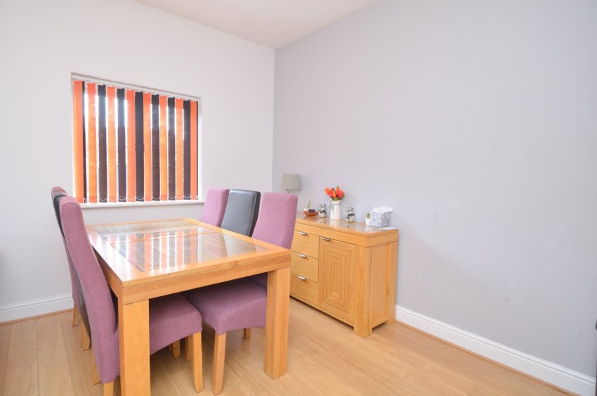 Images for Freer Crescent, High Wycombe, Buckinghamshire EAID:2640919782 BID:FHL
