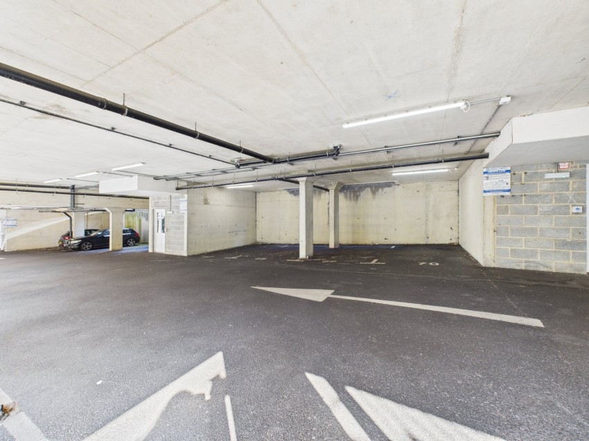 Images for Freer Crescent, High Wycombe, Buckinghamshire EAID:2640919782 BID:FHL