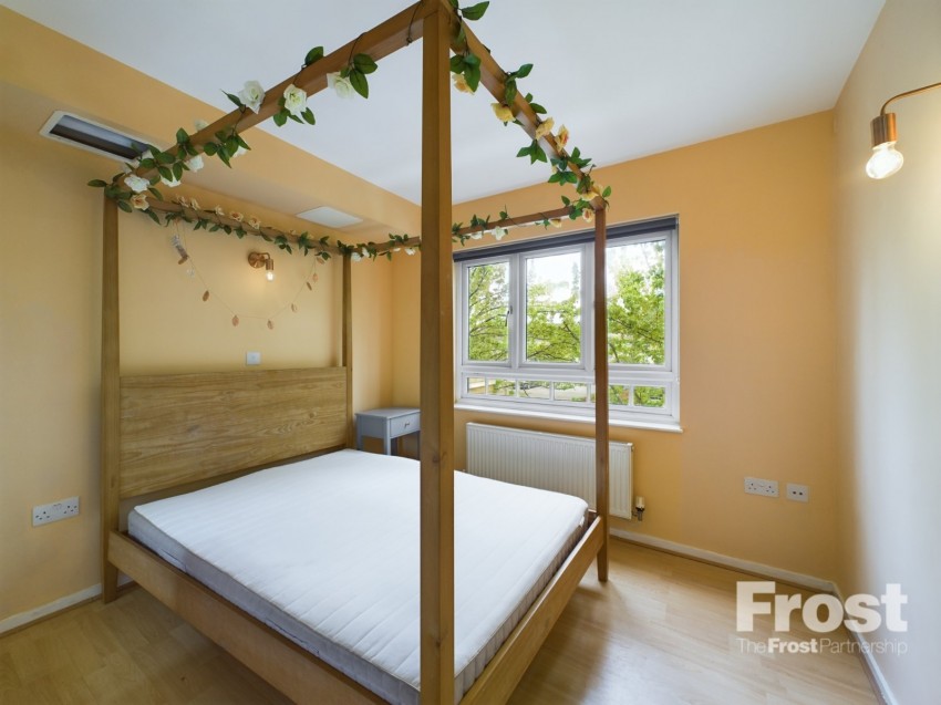 Images for Elvedon Road, Feltham EAID:2640919782 BID:FLL