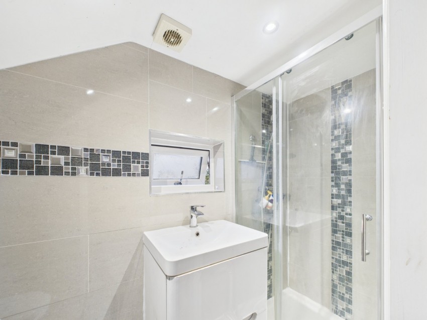 Images for Feltham EAID:2640919782 BID:FLL