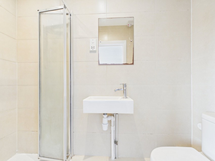 Images for Feltham EAID:2640919782 BID:FLL