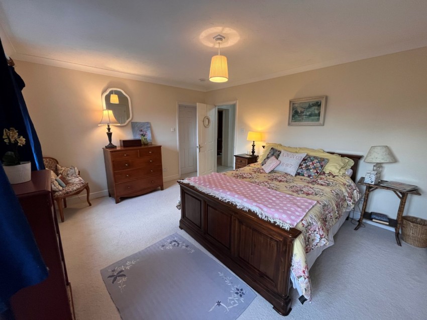 Images for South Park Drive, 1 South Park Drive, Gerrards Cross, Buckinghamshire EAID:2640919782 BID:GCL