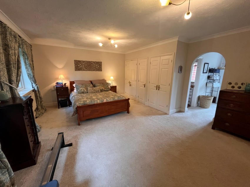 Images for South Park Drive, 1 South Park Drive, Gerrards Cross, Buckinghamshire EAID:2640919782 BID:GCL