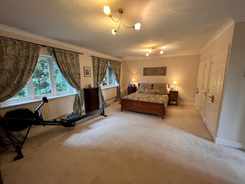 Images for South Park Drive, 1 South Park Drive, Gerrards Cross, Buckinghamshire EAID:2640919782 BID:GCL