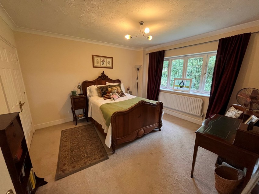 Images for South Park Drive, 1 South Park Drive, Gerrards Cross, Buckinghamshire EAID:2640919782 BID:GCL