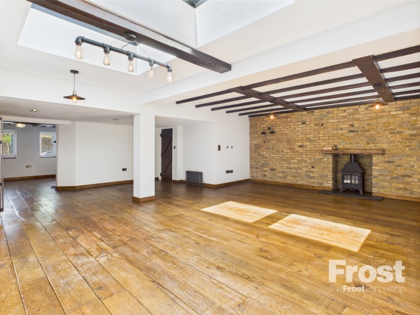 Images for Village Road, Denham EAID:2640919782 BID:GCL