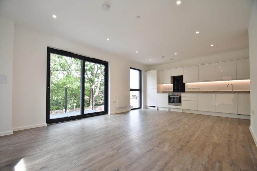 Images for Oak End Way, Gerrards Cross EAID:2640919782 BID:GCL