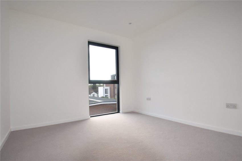 Images for Aston House, 62-68 Oak End Way EAID:2640919782 BID:GCL