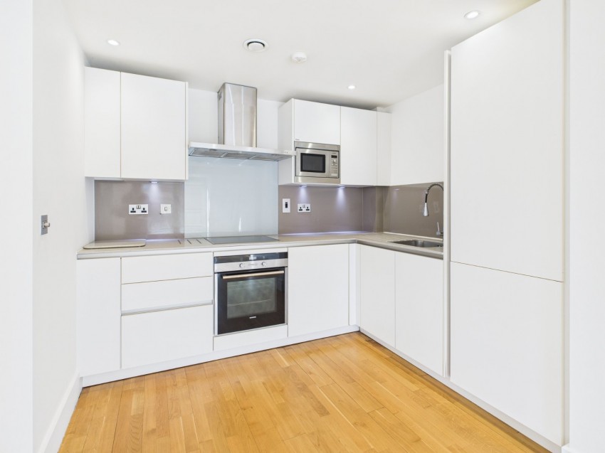 Images for Oak End Way, 46 Oak End Way, Gerrards Cross, Buckinghamshire EAID:2640919782 BID:GCL