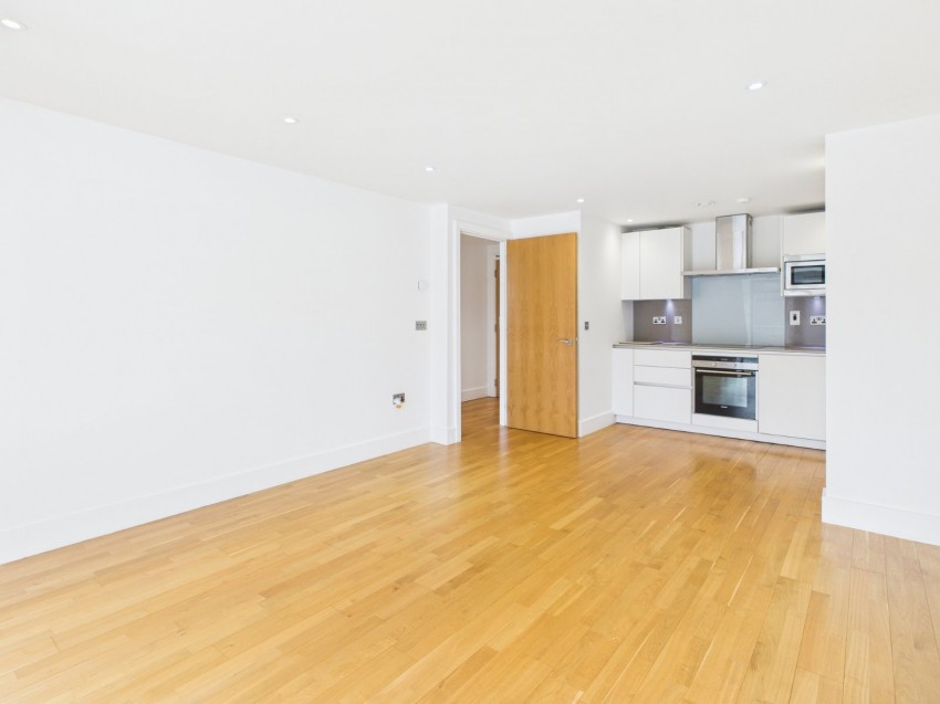 Images for Oak End Way, 46 Oak End Way, Gerrards Cross, Buckinghamshire EAID:2640919782 BID:GCL