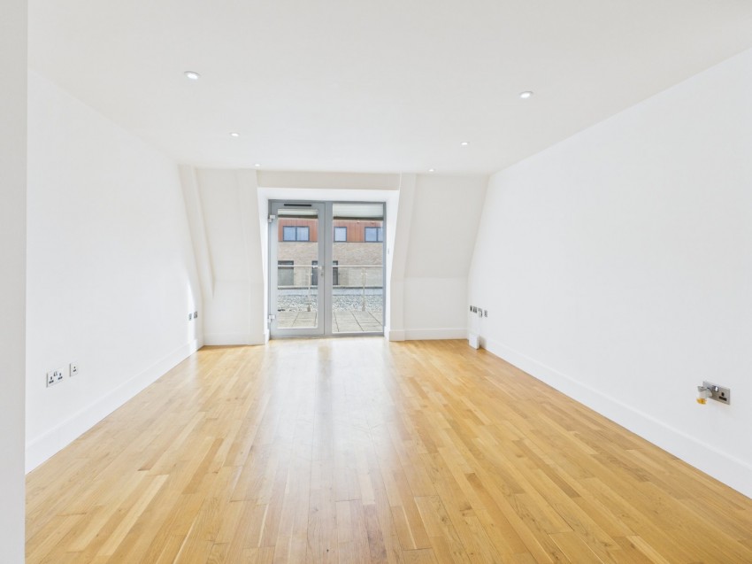 Images for Oak End Way, 46 Oak End Way, Gerrards Cross, Buckinghamshire EAID:2640919782 BID:GCL