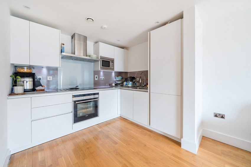 Images for Oak End Way, 46 Oak End Way, Gerrards Cross, Buckinghamshire EAID:2640919782 BID:GCL