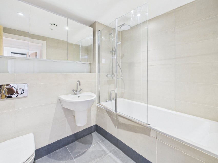 Images for Oak End Way, 46 Oak End Way, Gerrards Cross, Buckinghamshire EAID:2640919782 BID:GCL