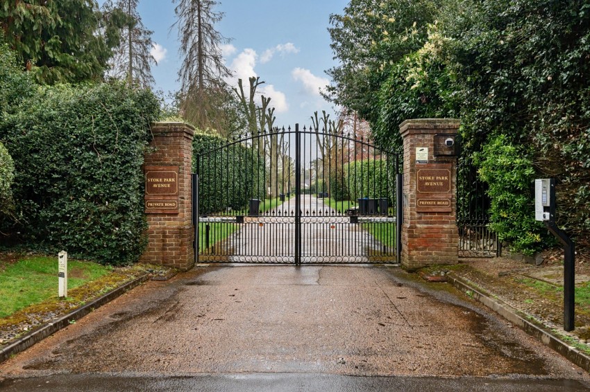 Images for Farnham Royal EAID:2640919782 BID:GCL