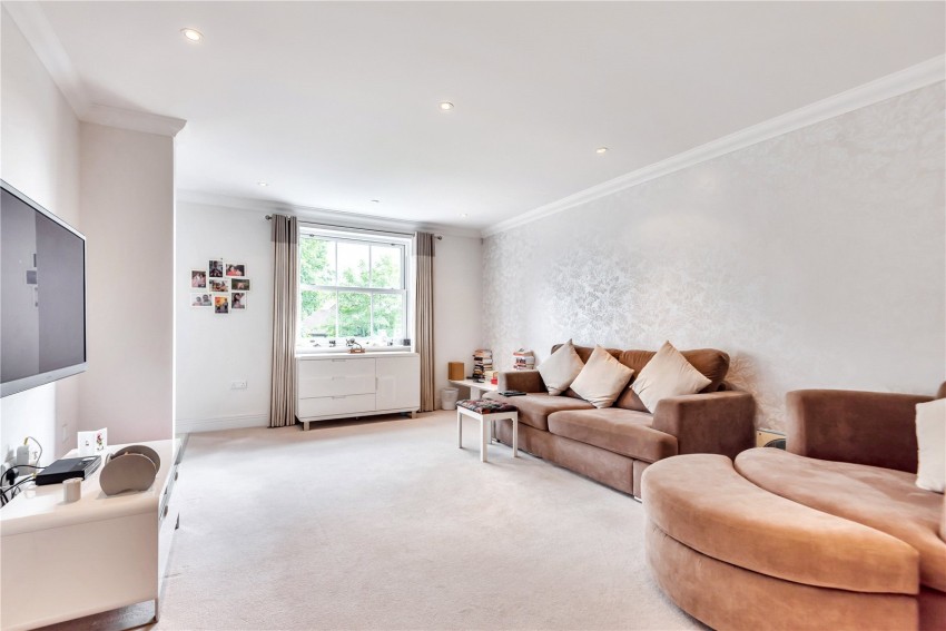 Images for Packhorse Road, 76 Packhorse Road, Gerrards Cross, Buckinghamshire EAID:2640919782 BID:GCR