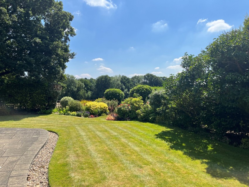 Images for Chapel Lane, Stoke Poges, Buckinghamshire EAID:2640919782 BID:GCR