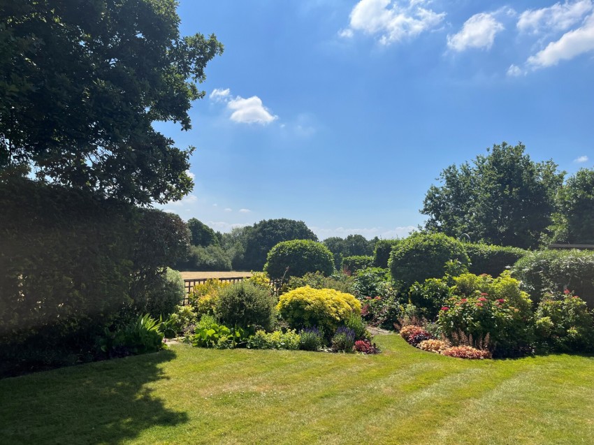 Images for Chapel Lane, Stoke Poges, Buckinghamshire EAID:2640919782 BID:GCR