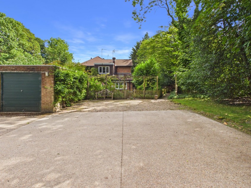 Images for Stoke Common Road, Fulmer, Buckinghamshire EAID:2640919782 BID:GCR
