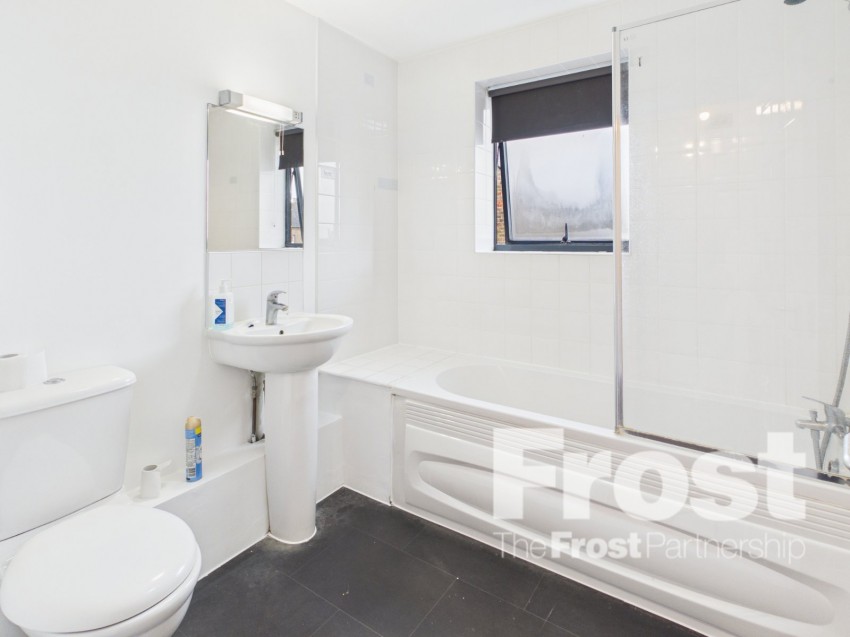 Images for Meadfield Road, Langley, Berkshire EAID:2640919782 BID:LAL