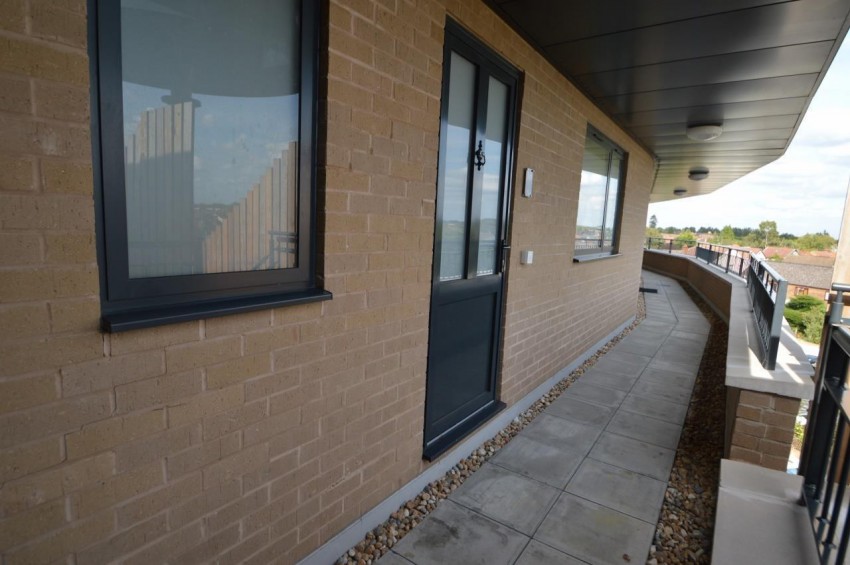 Images for Slough, Berkshire EAID:2640919782 BID:LAL
