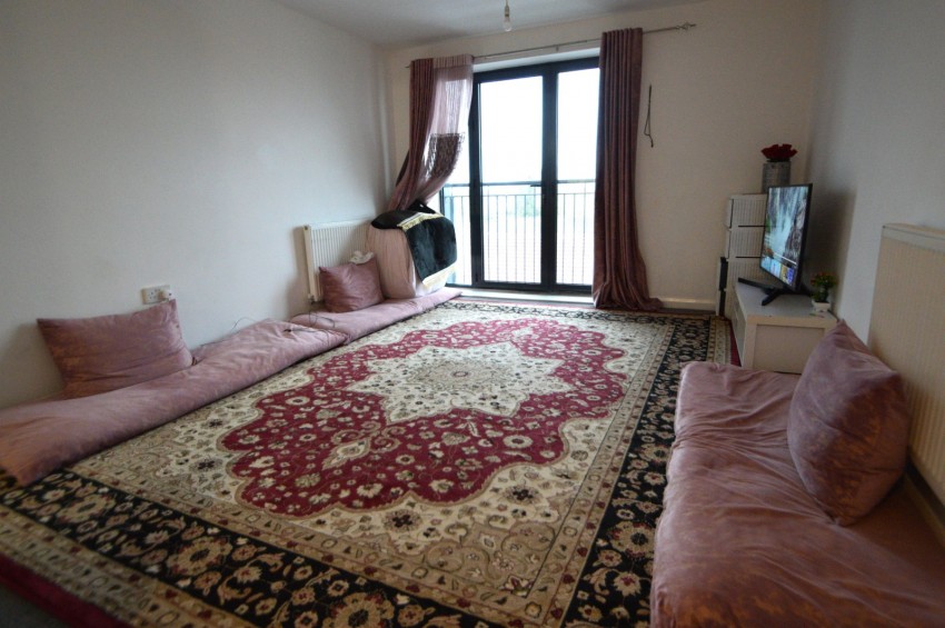 Images for Meadfield Road, Slough, Berkshire EAID:2640919782 BID:LAL