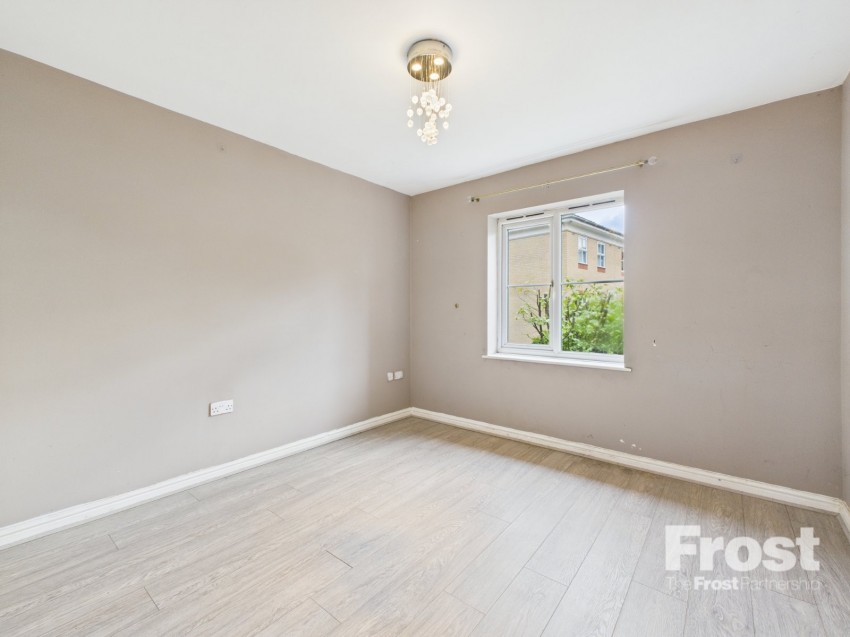 Images for Hurworth Avenue, Slough, Berkshire EAID:2640919782 BID:LAL