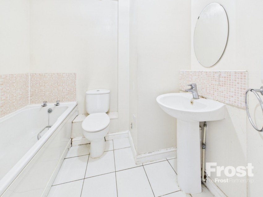 Images for Hurworth Avenue, Slough, Berkshire EAID:2640919782 BID:LAL