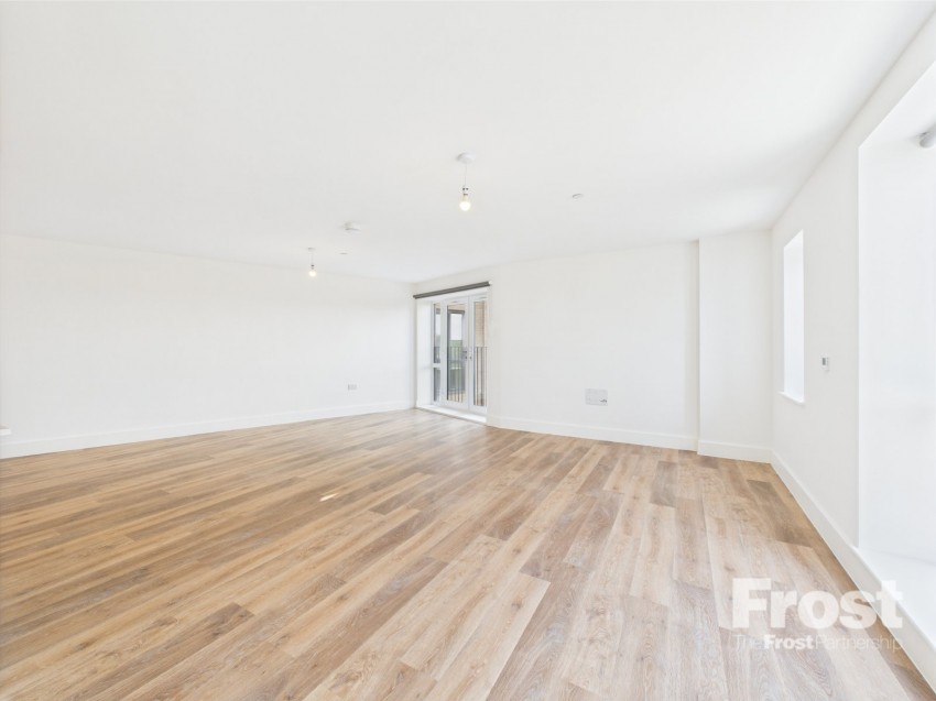 Images for Slough, Berkshire EAID:2640919782 BID:SLL