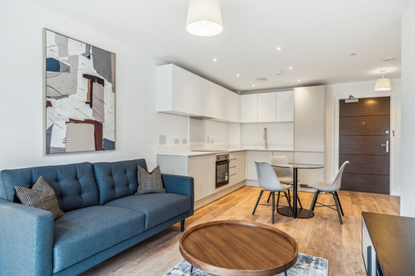 Images for Slough, Berkshire EAID:2640919782 BID:SLL