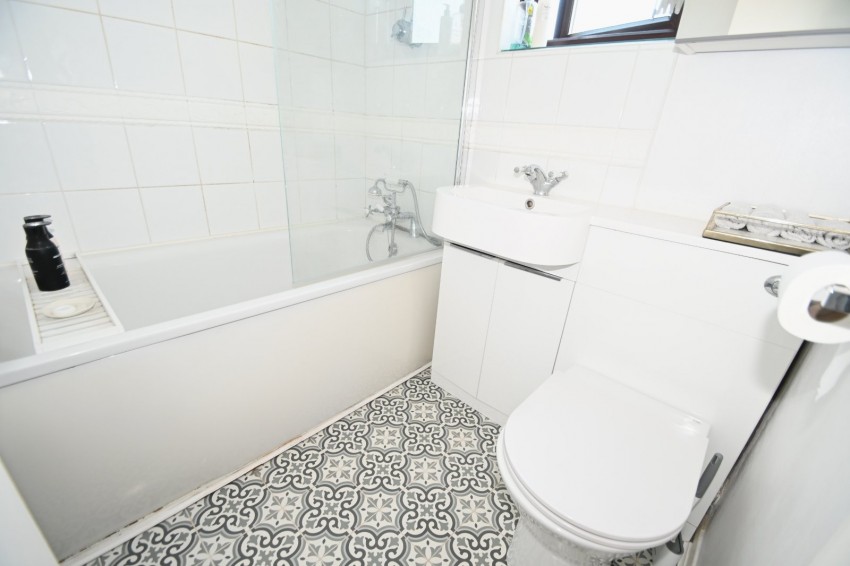 Images for Datchet, Berkshire EAID:2640919782 BID:LAN