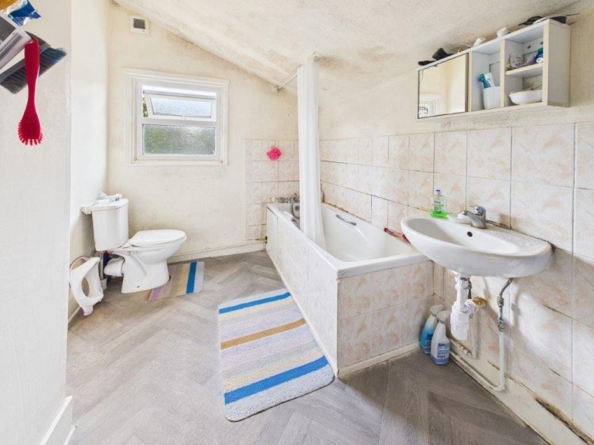 Images for Slough, Berkshire EAID:2640919782 BID:SLO