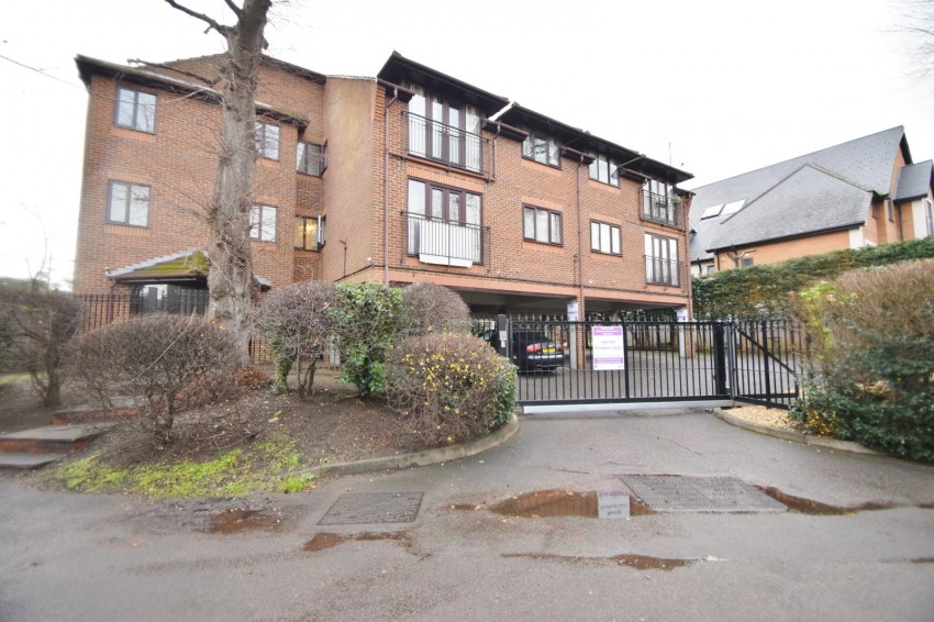 Images for Slough, Berkshire EAID:2640919782 BID:SLO