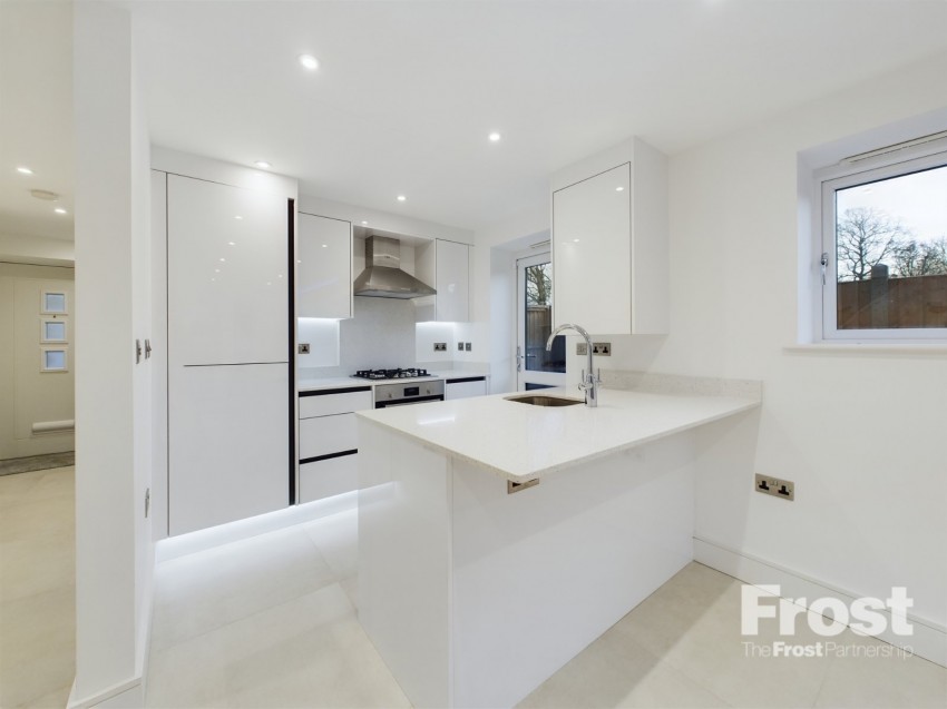 Images for Datchet, Berkshire EAID:2640919782 BID:LAN