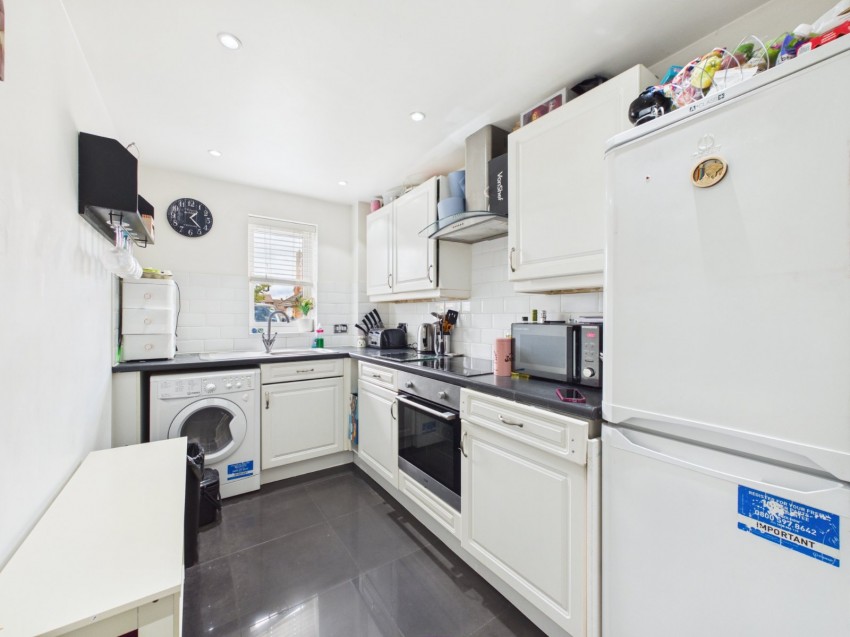Images for High Street, Langley, Berkshire EAID:2640919782 BID:LAN