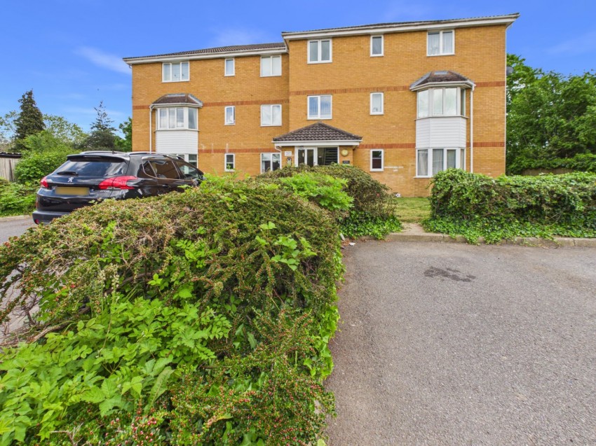 Images for High Street, Langley, Berkshire EAID:2640919782 BID:LAN
