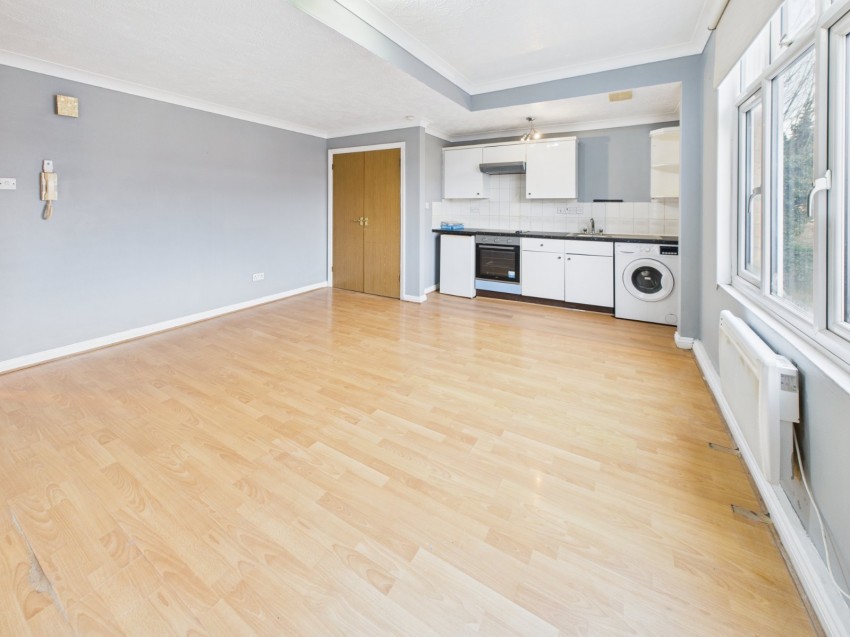 Images for Slough, Berkshire EAID:2640919782 BID:SLO