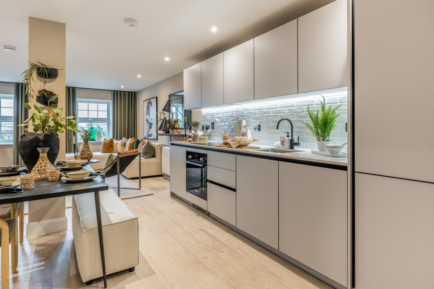Images for Slough, Berkshire EAID:2640919782 BID:LAN