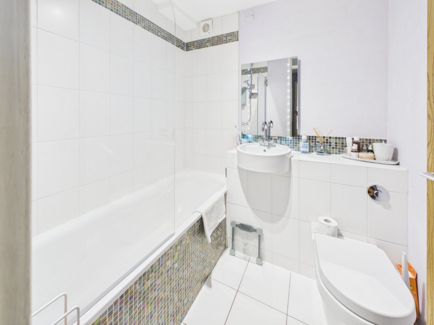 Images for Colnbrook, Slough, Berkshire EAID:2640919782 BID:LAN