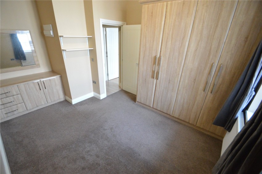 Images for High Street, Berkshire, Slough EAID:2640919782 BID:SLL