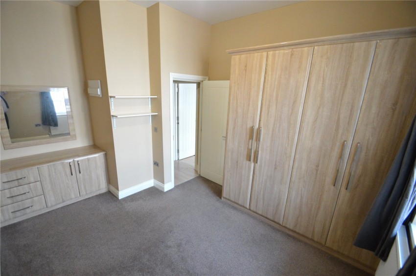 Images for High Street, Berkshire, Slough EAID:2640919782 BID:SLL