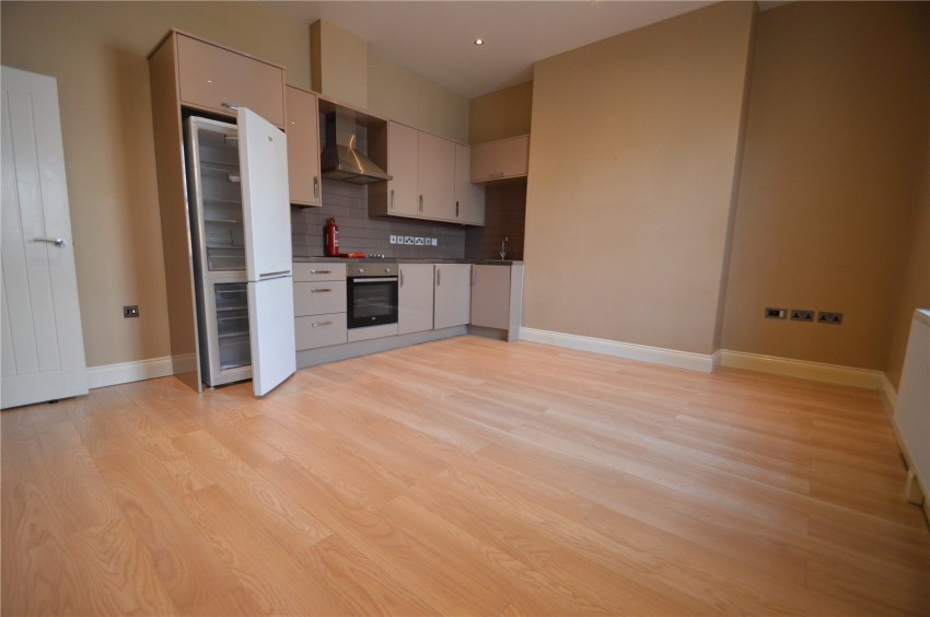 Images for High Street, Berkshire, Slough EAID:2640919782 BID:SLL