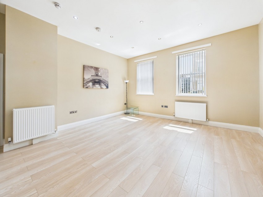 Images for High Street, Slough, Berkshire EAID:2640919782 BID:SLL