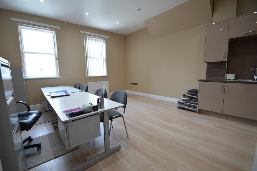 Images for High Street, Slough, Berkshire EAID:2640919782 BID:SLL