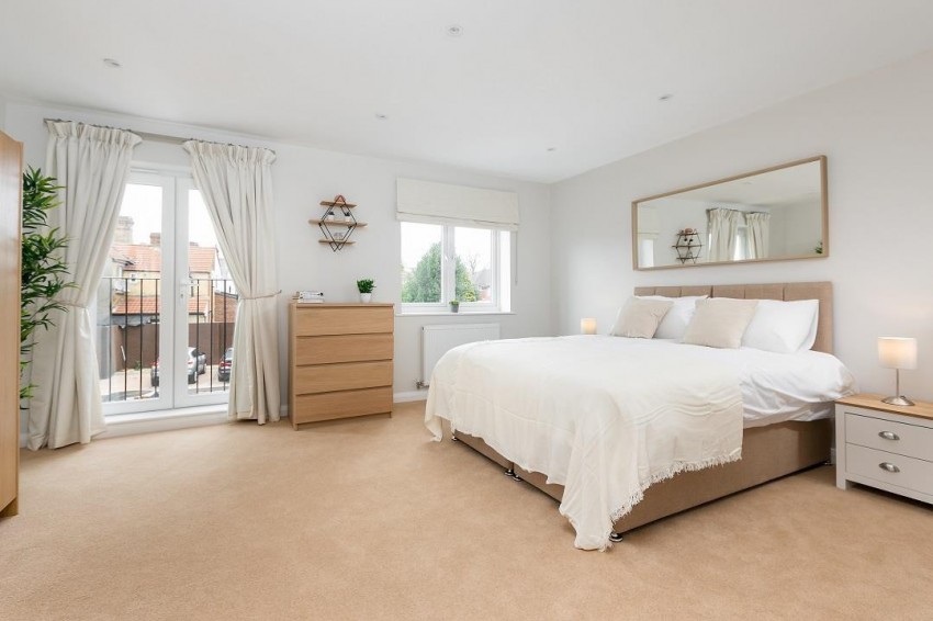 Images for Slough, Berkshire EAID:2640919782 BID:SLL