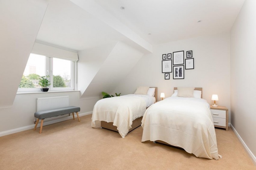 Images for Slough, Berkshire EAID:2640919782 BID:SLL