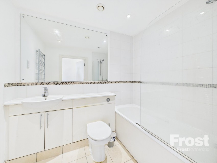 Images for High Street, 26 High Street, Slough, Berkshire EAID:2640919782 BID:SLL