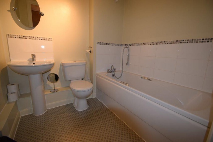 Images for Slough EAID:2640919782 BID:SLL